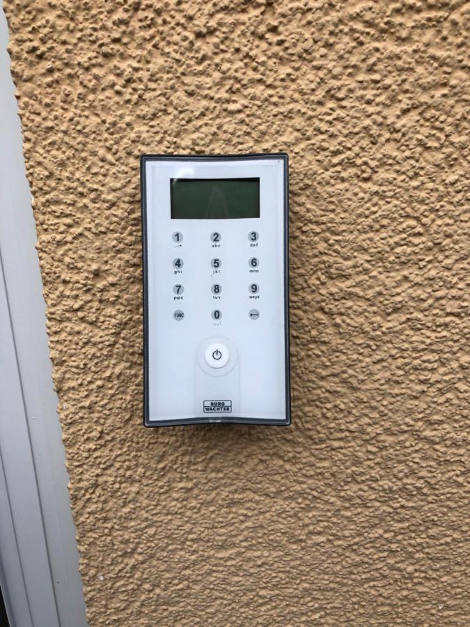 2 Zimmer Apartment, 70 Qm, Max 4 Pers, Private Terasse, 2 Parkplaetze, Internet 250 Mbit Gärtringen Eksteriør bilde
