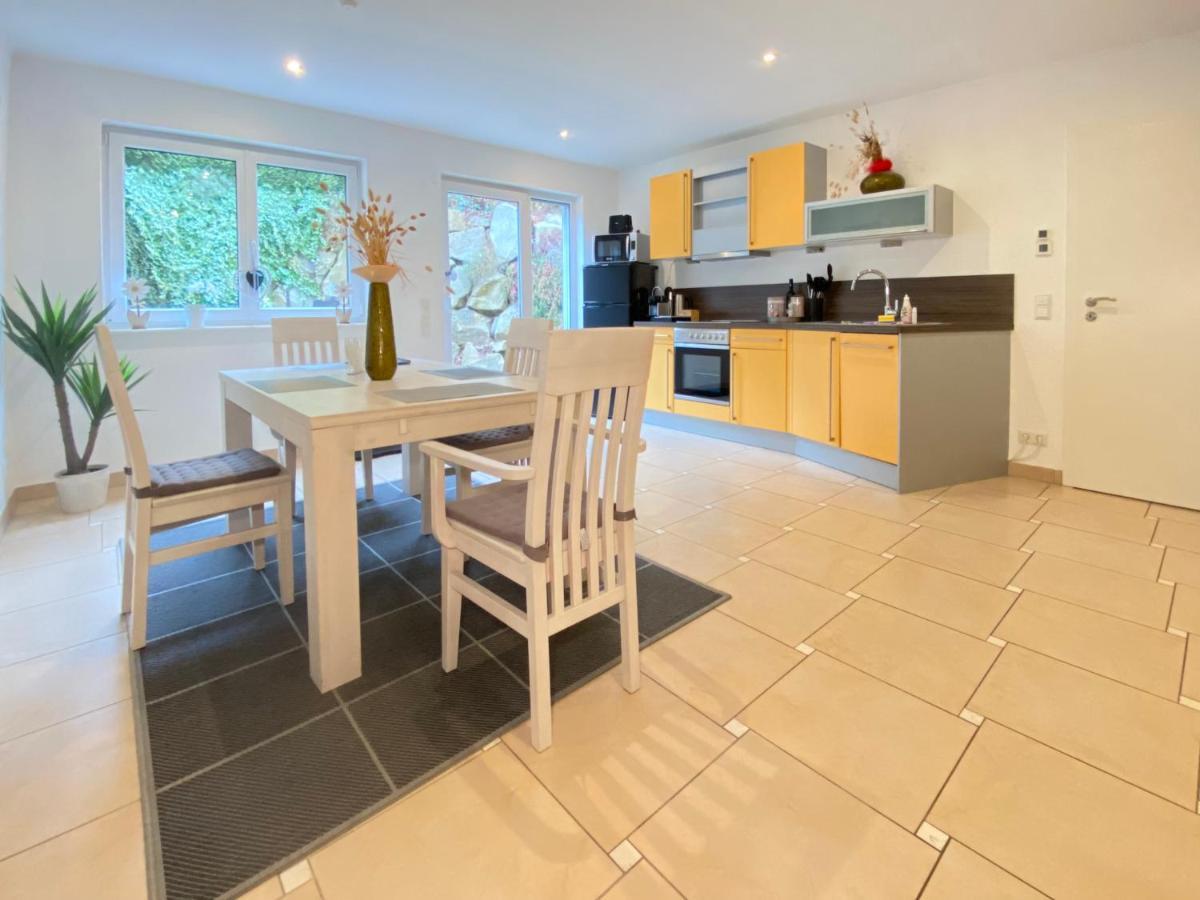 2 Zimmer Apartment, 70 Qm, Max 4 Pers, Private Terasse, 2 Parkplaetze, Internet 250 Mbit Gärtringen Eksteriør bilde