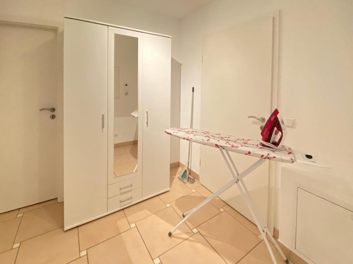2 Zimmer Apartment, 70 Qm, Max 4 Pers, Private Terasse, 2 Parkplaetze, Internet 250 Mbit Gärtringen Eksteriør bilde