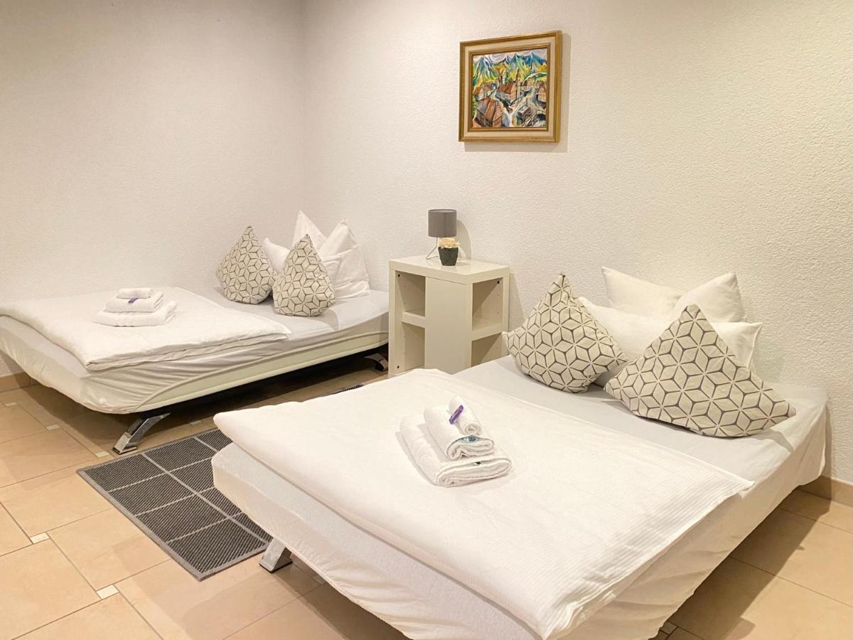2 Zimmer Apartment, 70 Qm, Max 4 Pers, Private Terasse, 2 Parkplaetze, Internet 250 Mbit Gärtringen Eksteriør bilde